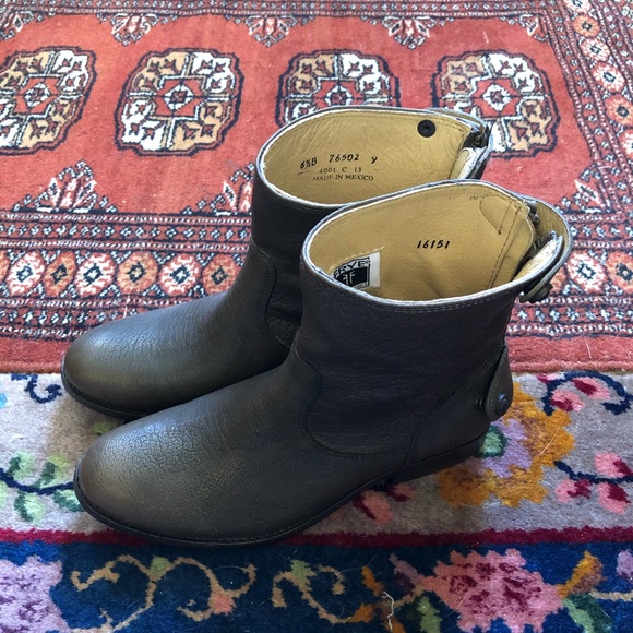 Frye Melissa Button Back Zip Short Boot 6.5 - Picture 2 of 4